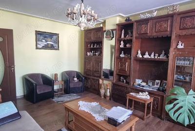 Vand apartament 4 cam. ,Topoloveni, etaj 1, ultracentral, langa Profi - 2