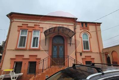 Casa cu piscina de vanzare in zona Piata Centrala Galati Casa cu piscina de vanzare in zona Piata Centrala Galati - 26