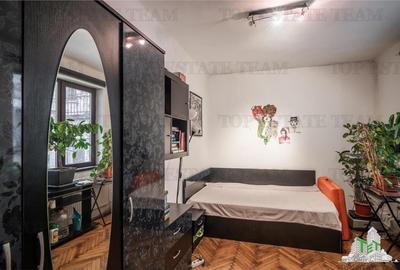 Casă individuală cu 7 camere cu Canalizare în Gara de Nord - 16