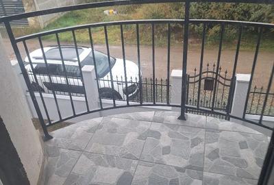 Casă cu 5 camere în Micești