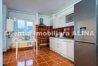 Apartament cu 2 camere decomandat în Decebal - 5