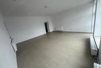 Spațiu comercial, de 60 mp, în Central - 3