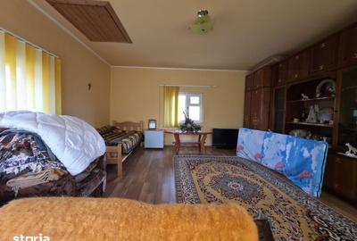 Casă cu 5 camere cu Teren 1000 Mp în Dâmbu Pietros - 2