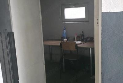 Spațiu comercial, de 220 mp, în Central - 4