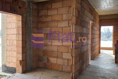 Casă individuală cu 4 camere cu Canalizare în Central - 12