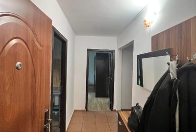 Închiriez apartament 3 camere, zona Lipovei - 11