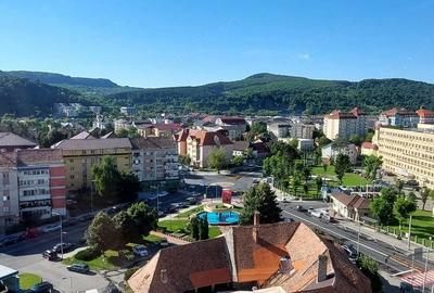 Apartament cu 3 camere decomandat în Calea Moldovei - 3