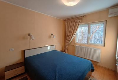 Apartament cu 3 camere semidecomandat, mobilat în P-ța Victoriei - 8