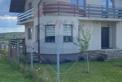 Casa / Vila cu 5 camere de vanzare in Mihoveni Suceava - 14