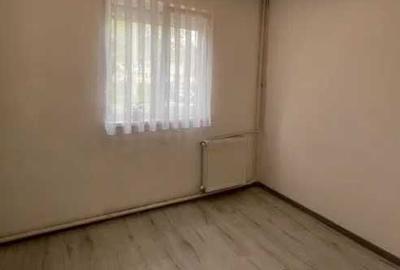Garsonieră decomandată în Decebal - 1