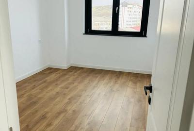 Vand apartament 3 camere Burdujeni, langa pizzeria For You - 2