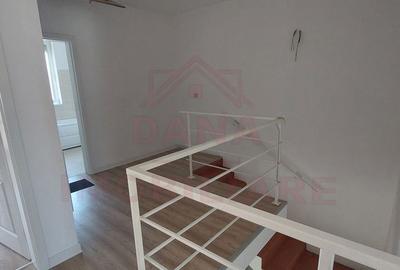 Casă cu 5 camere cu Canalizare în Central - 3