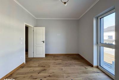 Casă cu 5 camere cu Teren 33 Mp în Săcălaz - 18