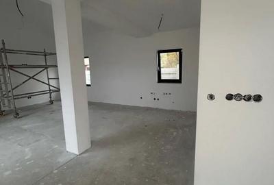 Casă cu 4 camere în Central - 3