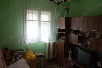 Apartament cu 3 camere decomandat în Girocului - 2