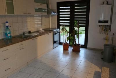 DUPLEX  Vila 8 camere, S+P + GRĂDINĂ PRIVATĂ, 145mp. - AFACERE PERFECTĂ - 2