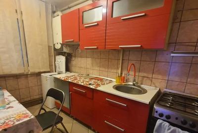 Inchiriez apartament cu 3 camere - 4