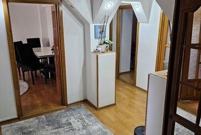 Apartament cu 3 camere decomandat în Central - 2