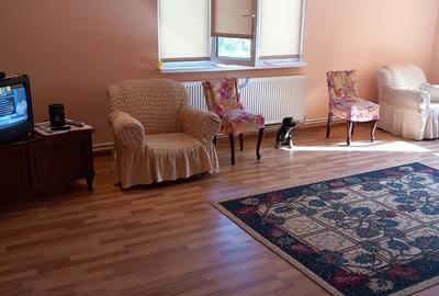 Casă cu 7 camere cu Teren 1000 Mp în Central - 9