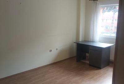 Apartament 2 camere decomandat  Racadau, etjj 1, orientare spre Tâmpa