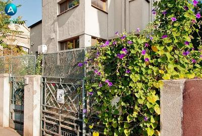 Casă cu 5 camere cu Canalizare în Central - 11