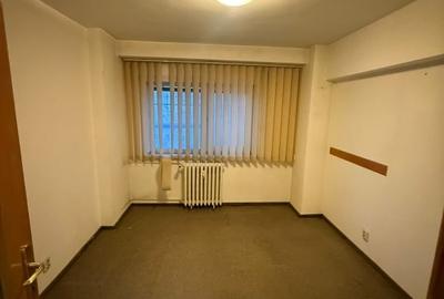 Apartament cu 3 camere decomandat în Decebal - 3