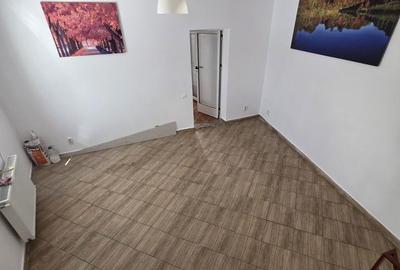 Casă cu 3 camere cu Teren 50 Mp în Vatra Luminoasă - 1