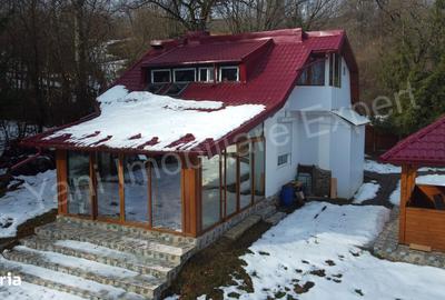 Casă cu 4 camere cu Teren 1435 Mp în Bradu - 8