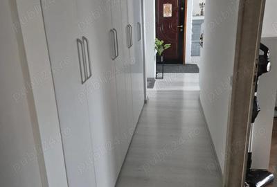 Apartament cu 3 camere decomandat în Alfa - 9