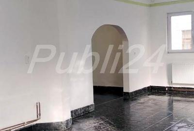 Spațiu comercial, de 50 mp, în Central - 5