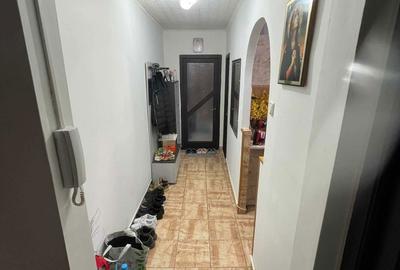 Apartament cu 3 camere semidecomandat în Central - 3