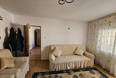 Persoana fizica vand ap 2 camere - 2