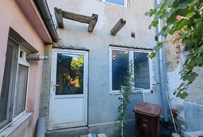 Casă cu 4 camere decomandat cu Teren 246 Mp în Grivița - 8