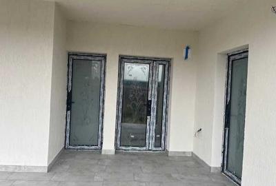 Casă cu 4 camere în Vânători - 7