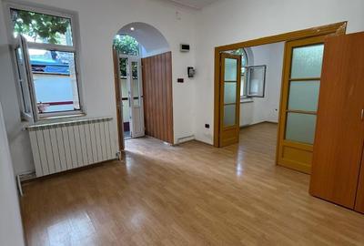 Calea Dudești /Bd Burebista Închiriez casa 4 cam singur în curte loc parcare - 1