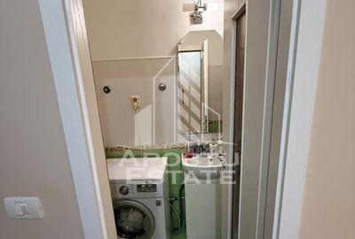 Apartament cu 3 camere, 2 bai,  decomandat,  etajul 2, zona Soarelui - 13