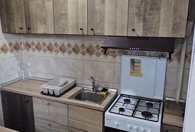 Garsonieră decomandată în Costin Georgian