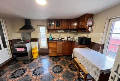 Casă cu 4 camere cu Teren 1400 Mp în Central - 6