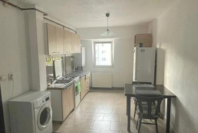 Apartament cu 2 camere decomandat în Girocului