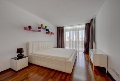 Apartament cu 4 camere decomandat în P-ța Victoriei - 11