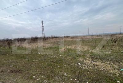 Teren de 2022 mp, în Central