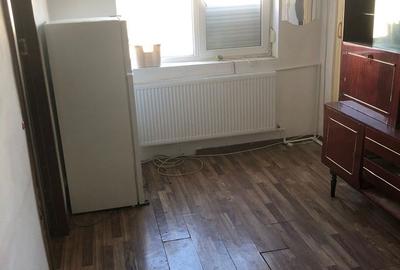 Apartament cu 2 camere decomandat în Apărătorii Patriei - 3