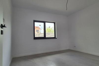 Casă cu 4 camere cu Teren 350 Mp în Clinceni - 2
