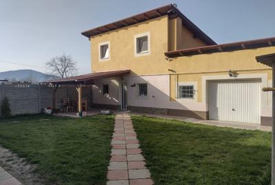 Casă cu 3 camere în Central - 2