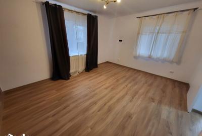 Casă cu 2 camere cu Teren 120 Mp în Piața Centrală - 7