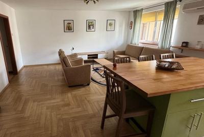Apartament cu 2 camere decomandat în Central - 1