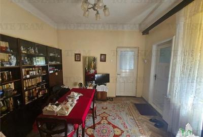 Casa cocheta cu gradina superba 800 metri ultracentral Gaesti - 15