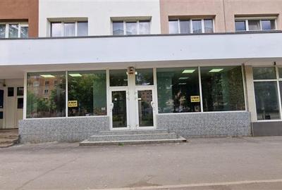 Spațiu comercial, de 141 mp, în Micro III - 27