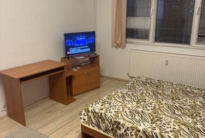 1 Decembrie 1918 Auchan Titan aproape de metrou - 2