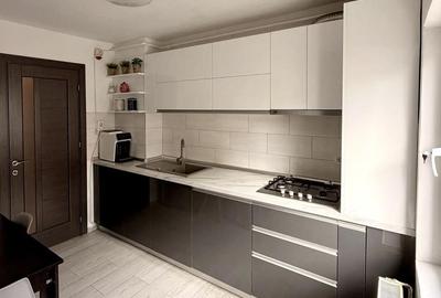 Apartament cu 3 camere decomandat în Kiriac - 2